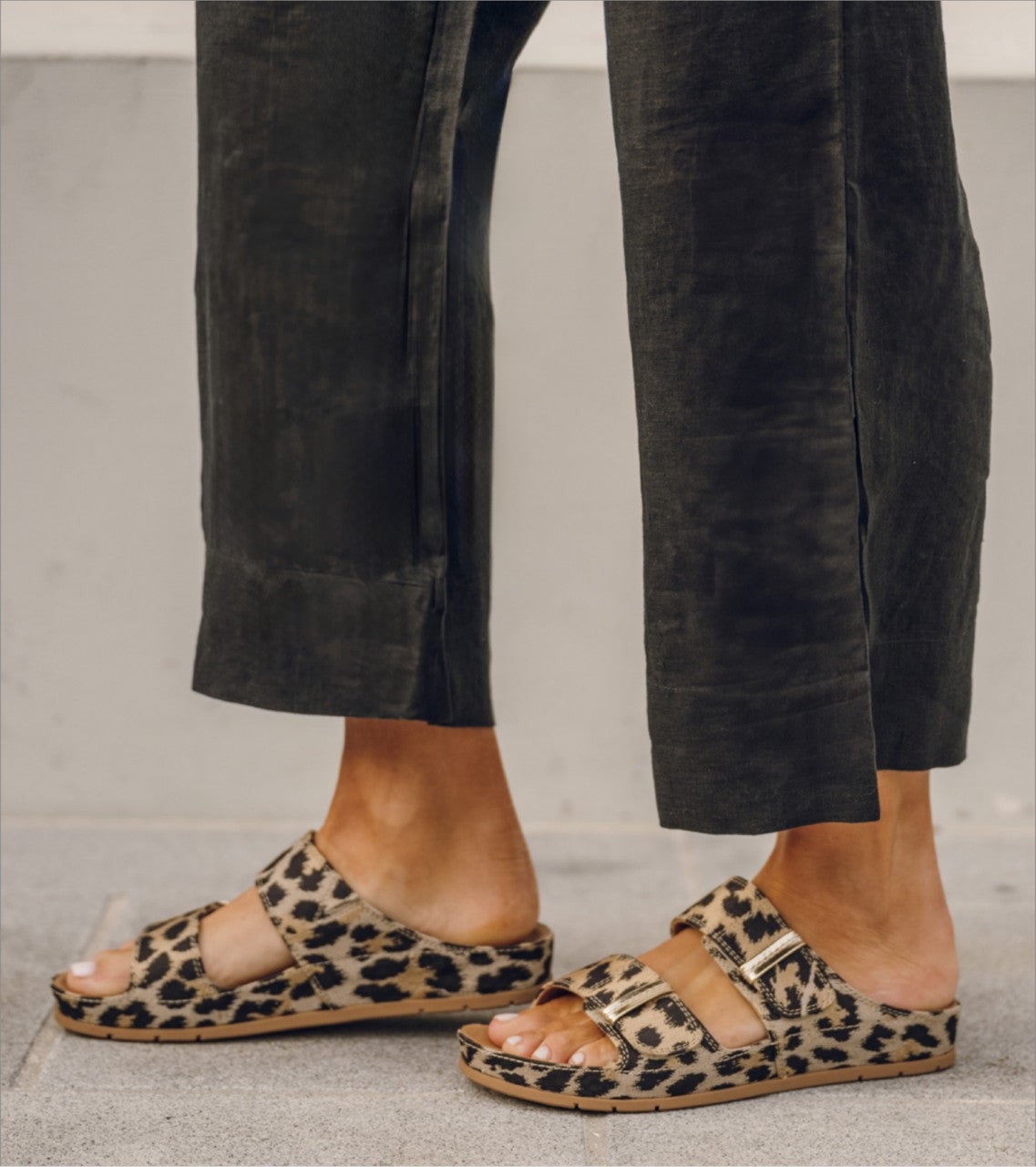 Wisteria Slide Sandal